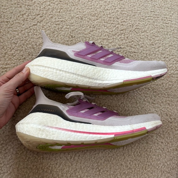 Adidas Women's Ultraboost 21 Lightweight Running Shoes - Lavender/White Size 11 - Picture 3 of 8